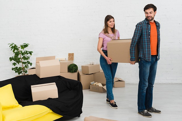 movers-moving-640x480-79655918.jpeg