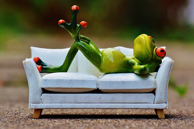 sofa-removal-near-me-640x480-52424744.jpeg