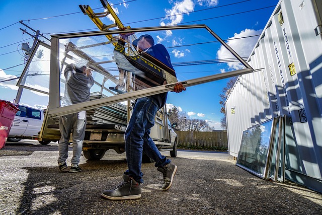 movers-moving-640x480-34856181.jpeg