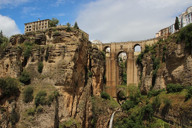 moving-company-ireland-to-spain-640x480-93720656.jpeg