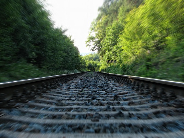 moving-640x480-66499765.jpeg