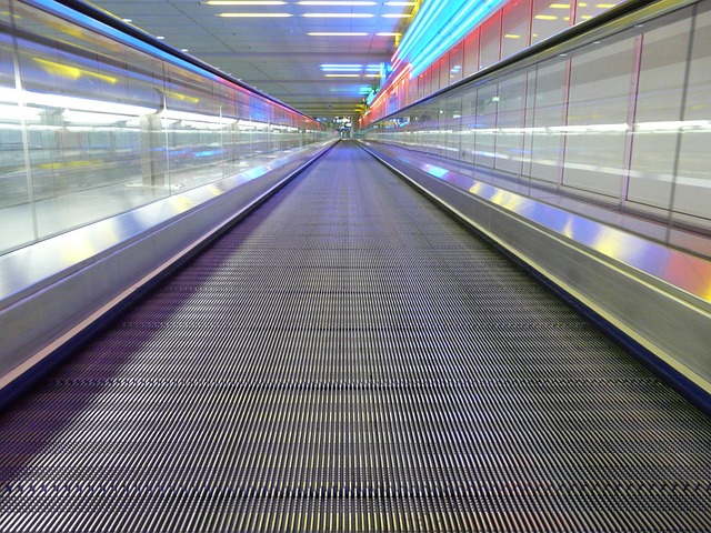 moving-640x480-53646071.jpeg